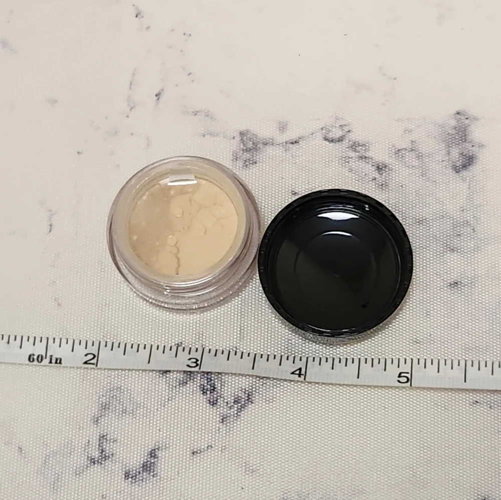 LAURA MERCIER Translucent Loose Setting Powder .07 oz Mini Travel Size